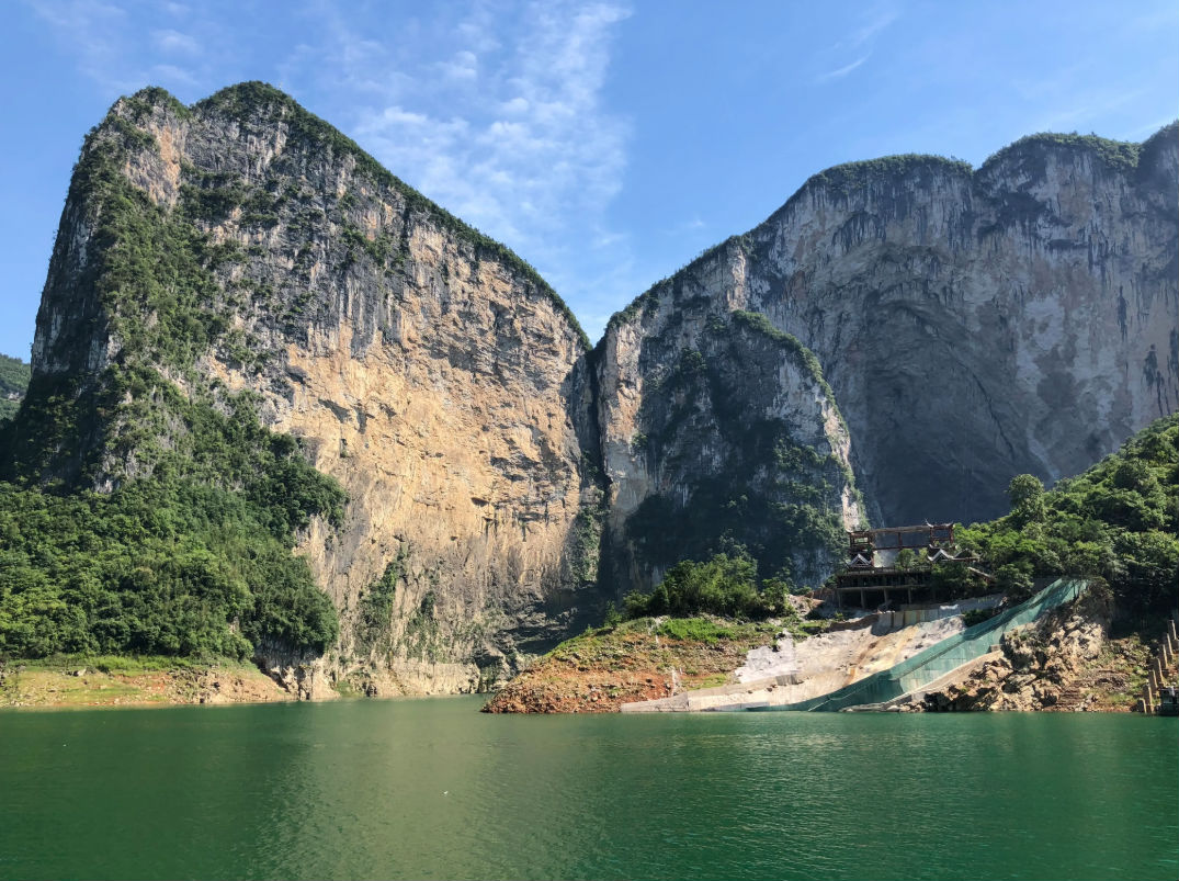 清江蝴蝶岩