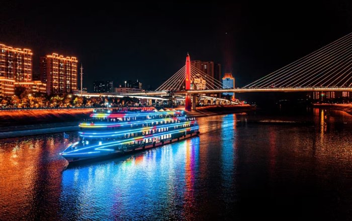 长江夜游【过葛洲坝船闸/观宜昌夜景】