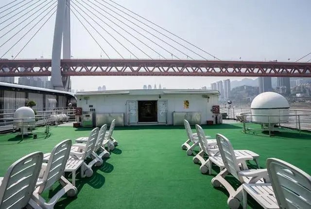 星际水晶号游轮顶层甲板12