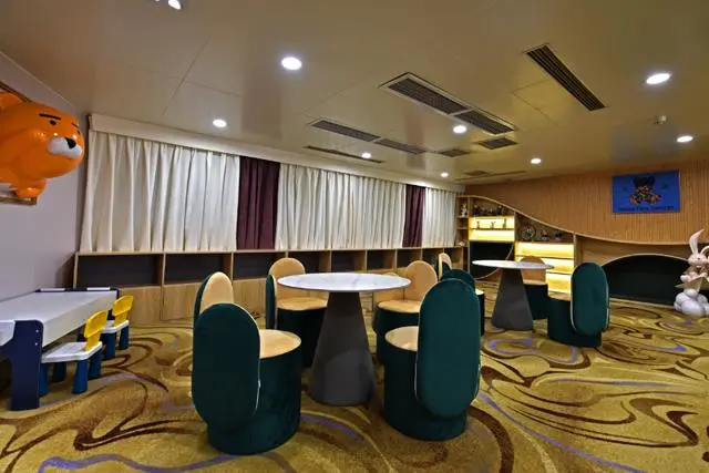 长江贰号游轮公区3