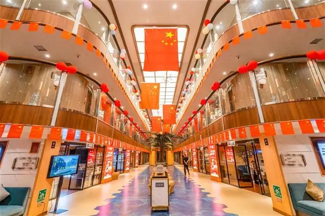 长江叁号游轮金色大街