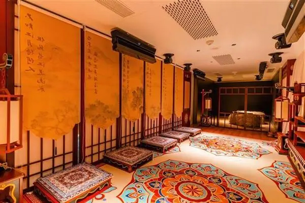 世纪传奇号游轮文艺演出
