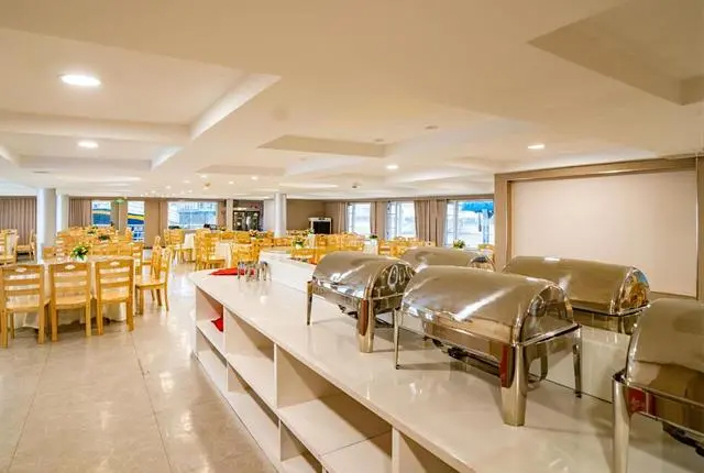 长江观光3号游船自助餐厅
